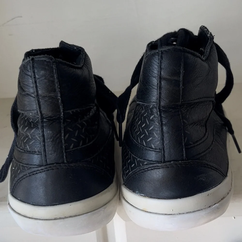Diesel Men’s S-kwaartzz Leather Sneakers Size 10